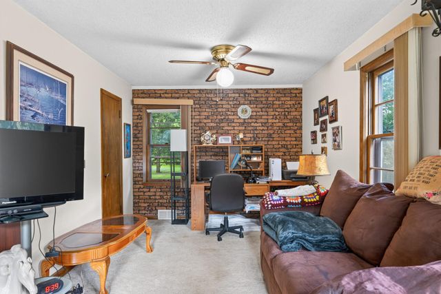 4921 Zenith Avenue N, Brooklyn Center, MN 55429