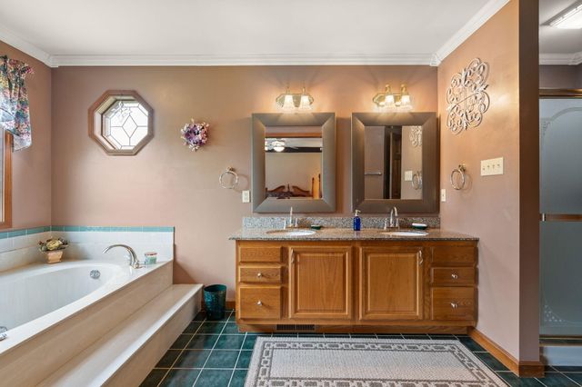 359 Tremont Lane, Valparaiso, IN 46385