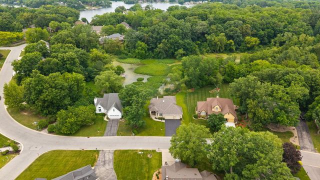 359 Tremont Lane, Valparaiso, IN 46385