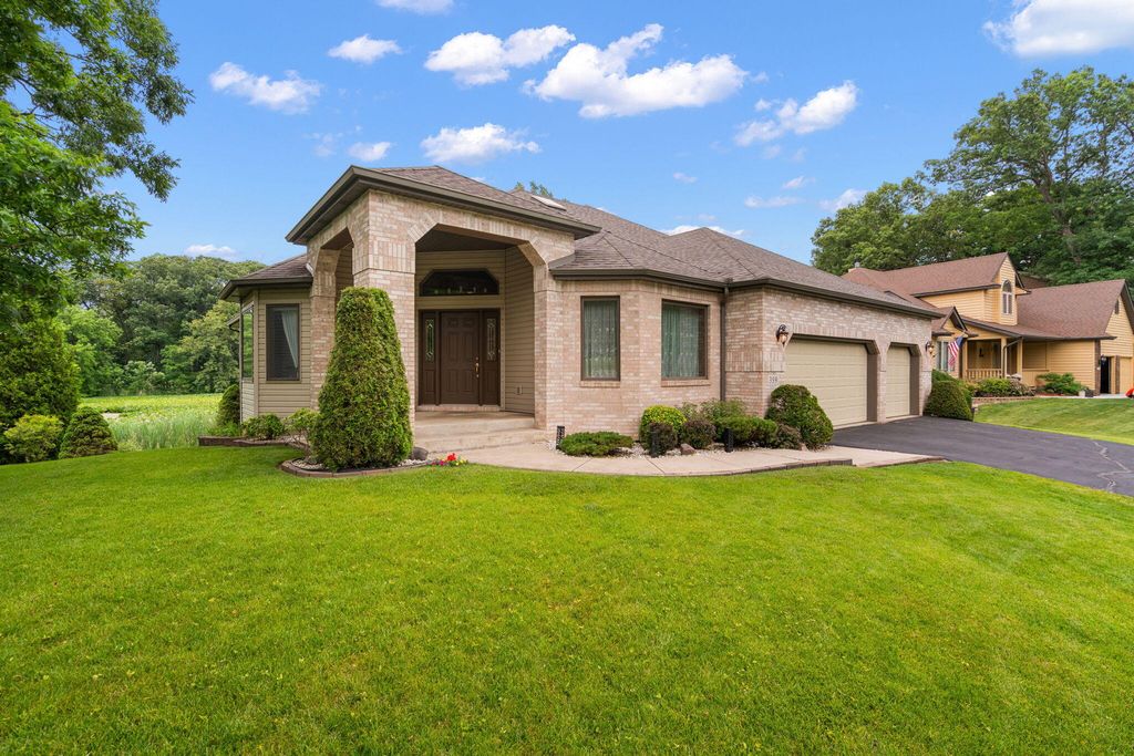 359 Tremont Lane, Valparaiso, IN 46385