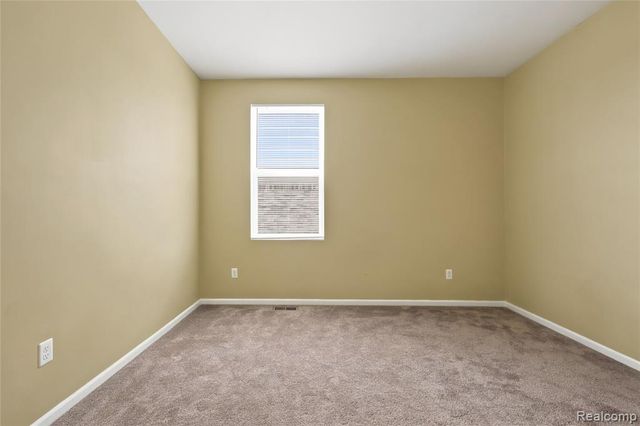 56626 Leeds Lane, Macomb, MI 48042