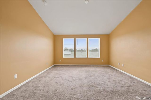 56626 Leeds Lane, Macomb, MI 48042