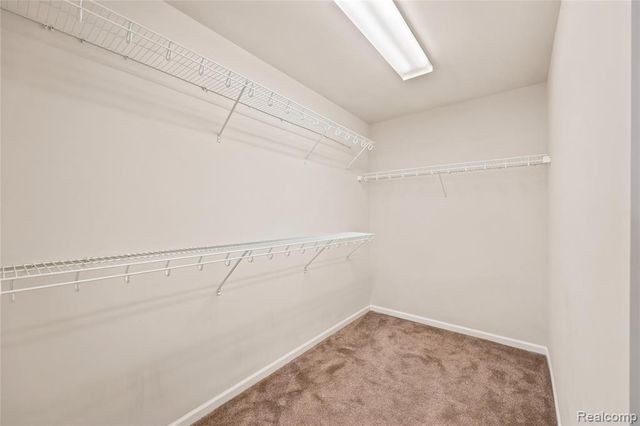 56626 Leeds Lane, Macomb, MI 48042