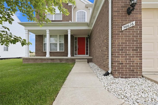 56626 Leeds Lane, Macomb, MI 48042