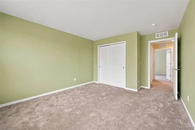 56626 Leeds Lane, Macomb, MI 48042