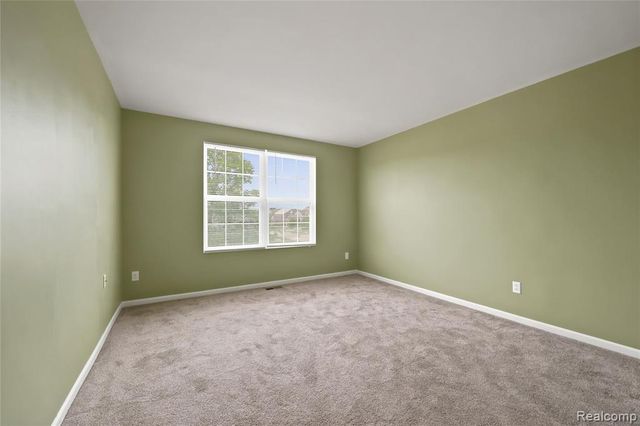 56626 Leeds Lane, Macomb, MI 48042