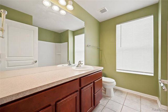 56626 Leeds Lane, Macomb, MI 48042