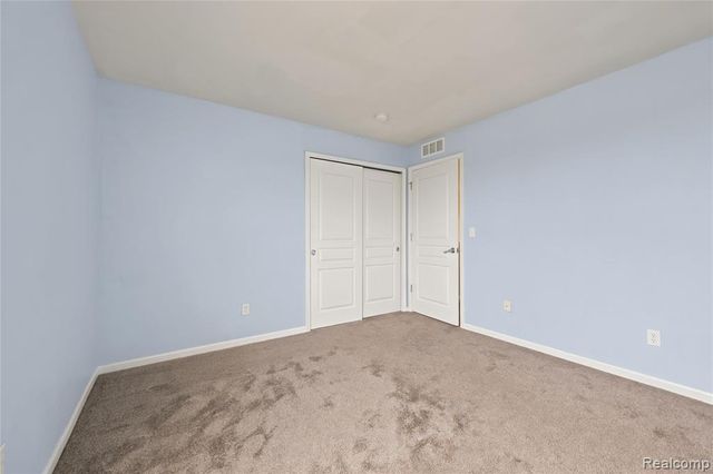 56626 Leeds Lane, Macomb, MI 48042