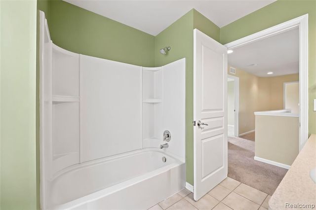 56626 Leeds Lane, Macomb, MI 48042