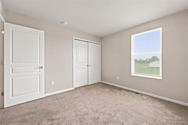 56626 Leeds Lane, Macomb, MI 48042
