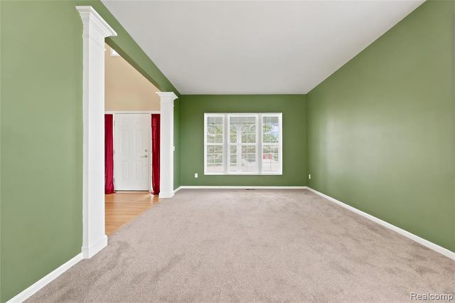 56626 Leeds Lane, Macomb, MI 48042