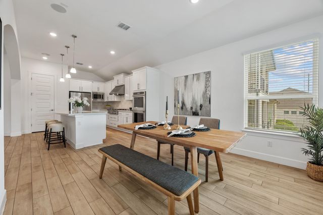 606 Bonfisk BND, Austin, TX 78738