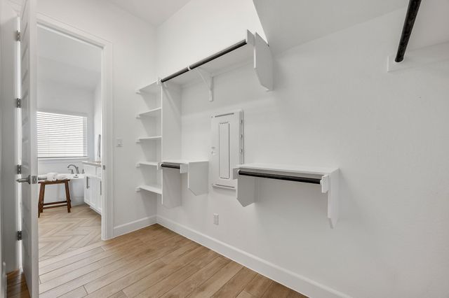 606 Bonfisk BND, Austin, TX 78738