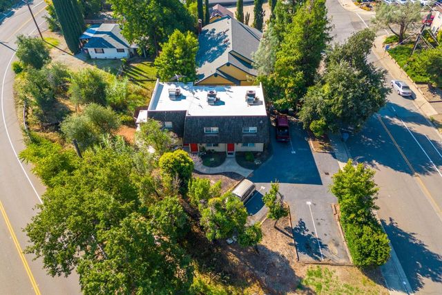 2429 Court Street, Redding, CA 96001