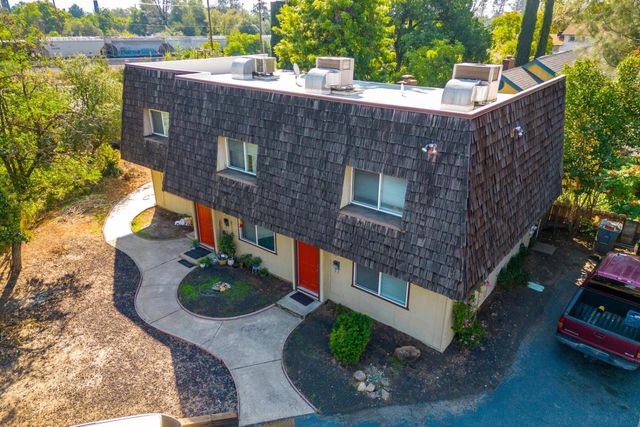 2429 Court Street, Redding, CA 96001