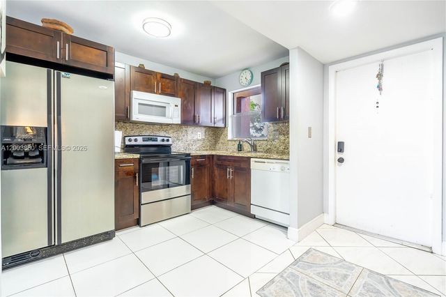 2811 N Pine Island Rd 109, Sunrise, FL 33322