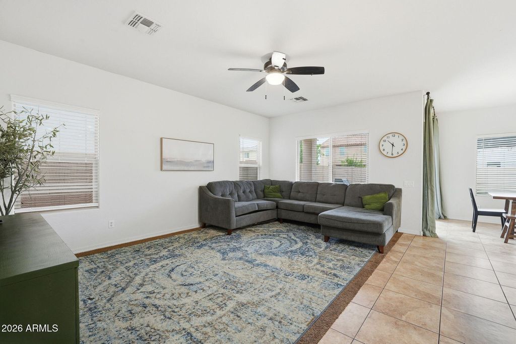 Image 11 of property listing at 11020 E SILVER SPRINGS Circle, Mesa, AZ 85212