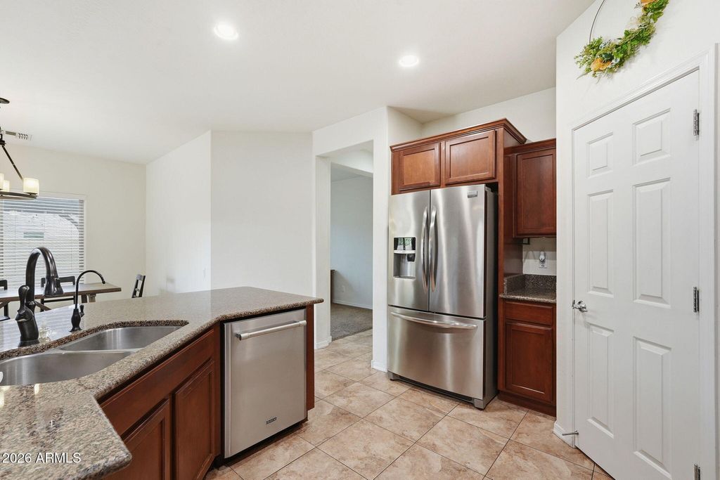 Image 16 of property listing at 11020 E SILVER SPRINGS Circle, Mesa, AZ 85212