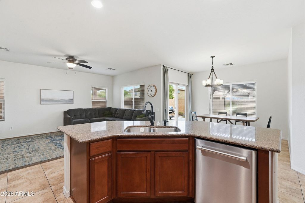 Image 17 of property listing at 11020 E SILVER SPRINGS Circle, Mesa, AZ 85212