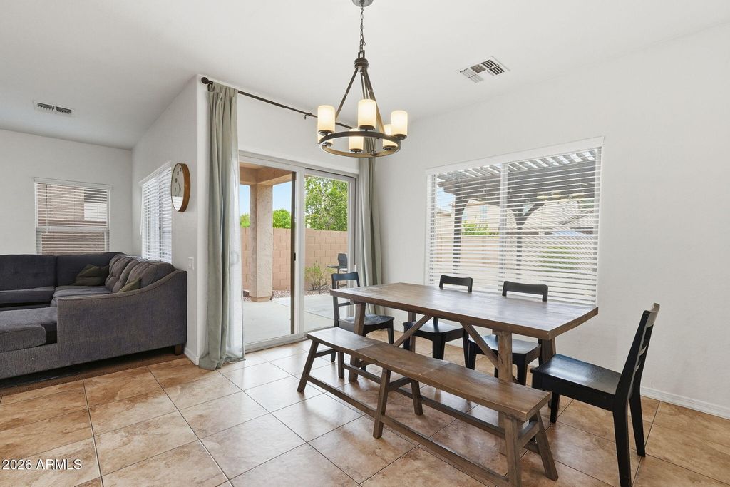 Image 21 of property listing at 11020 E SILVER SPRINGS Circle, Mesa, AZ 85212
