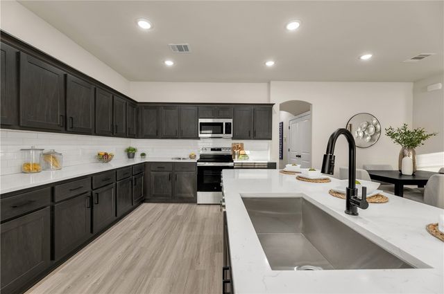 4037 Kodiak Drive, College Station, TX 77845