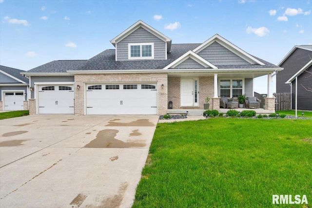 815 Garvey Lane, Chatham, IL 62629