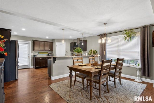 815 Garvey Lane, Chatham, IL 62629
