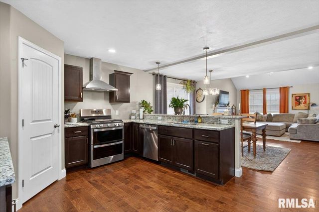 815 Garvey Lane, Chatham, IL 62629