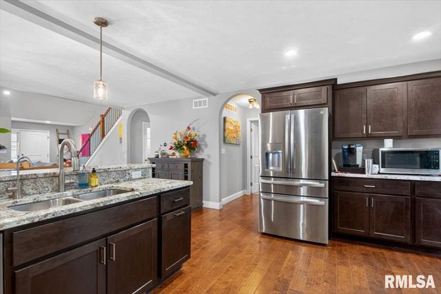 815 Garvey Lane, Chatham, IL 62629