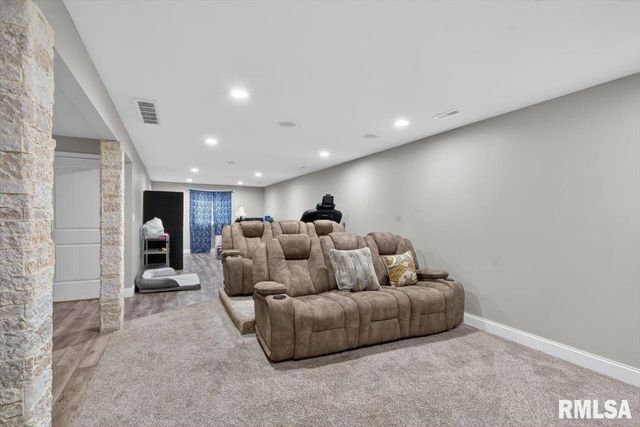 815 Garvey Lane, Chatham, IL 62629