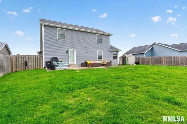 815 Garvey Lane, Chatham, IL 62629