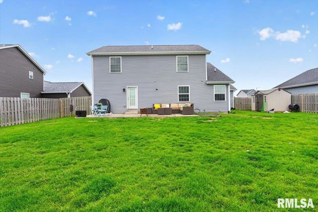 815 Garvey Lane, Chatham, IL 62629