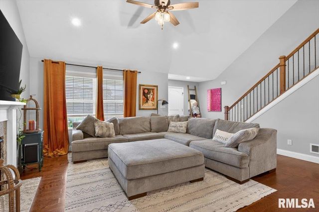 815 Garvey Lane, Chatham, IL 62629