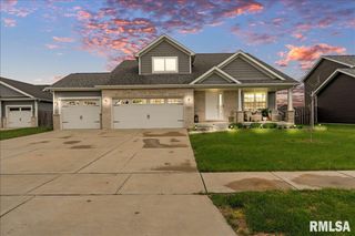 815 Garvey Lane, Chatham, IL 62629