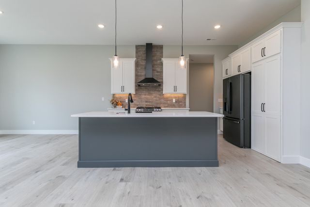 700 SAGEMOOR DR, Columbia, MO 65201