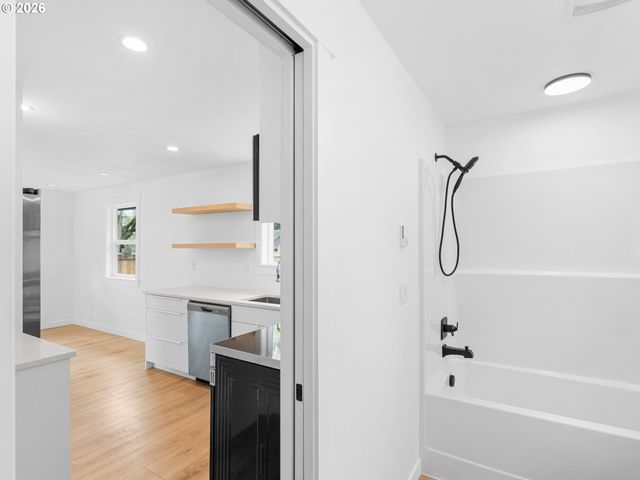 2311 Sw 6th Ave, Camas, WA 98607