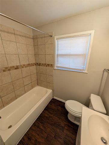 2716 Bilglade Road, Fort Worth, TX 76133