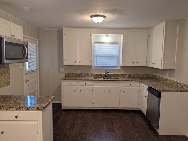 2716 Bilglade Road, Fort Worth, TX 76133