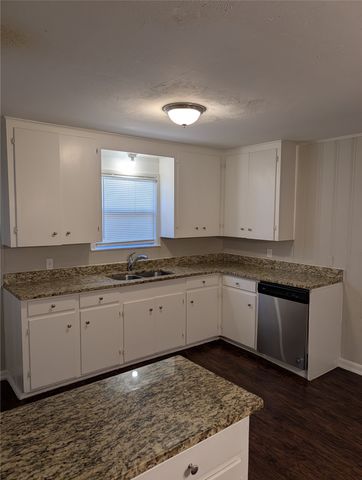 2716 Bilglade Road, Fort Worth, TX 76133