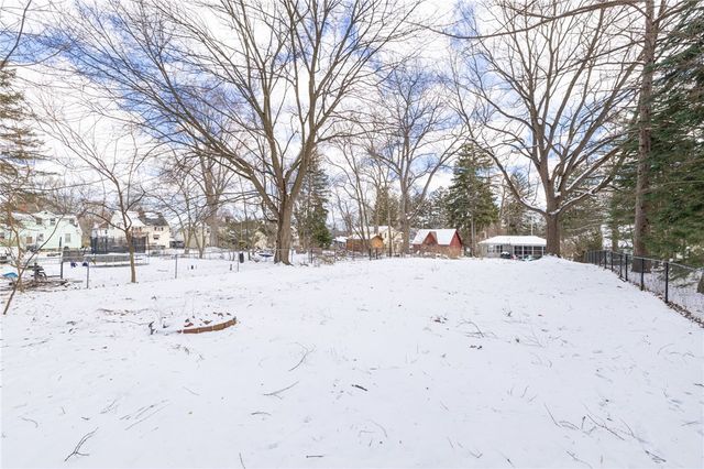 437 Landing Road North, Brighton, NY 14625