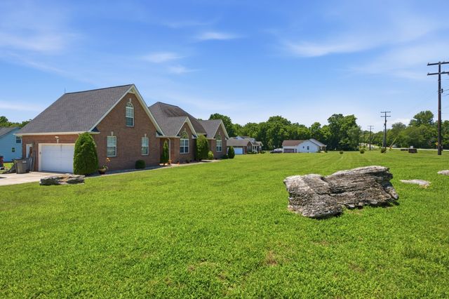 465 Old 25 Loop Road, Castalian Springs, TN 37031