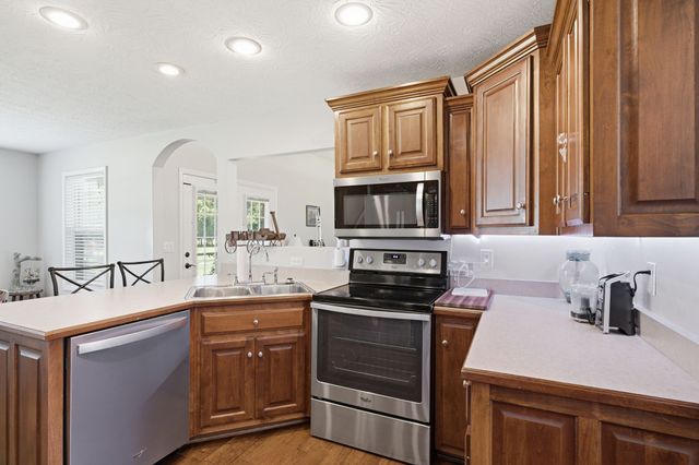465 Old 25 Loop Road, Castalian Springs, TN 37031