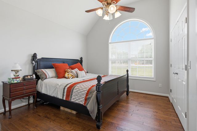 465 Old 25 Loop Road, Castalian Springs, TN 37031