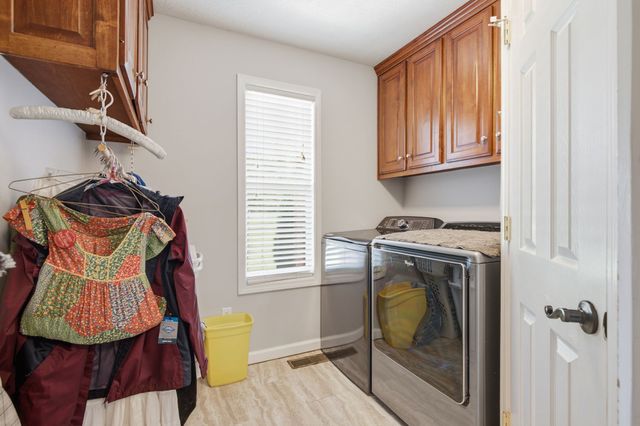465 Old 25 Loop Road, Castalian Springs, TN 37031