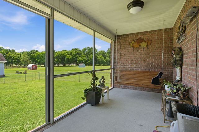 465 Old 25 Loop Road, Castalian Springs, TN 37031
