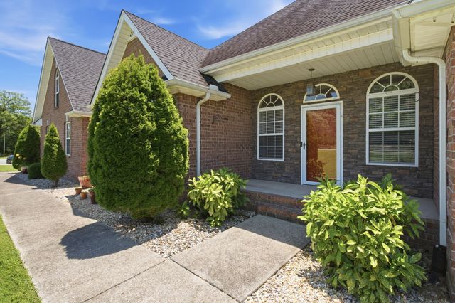 465 Old 25 Loop Road, Castalian Springs, TN 37031