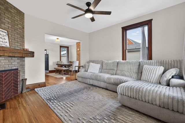 94 W Waterloo Street, Canal Winchester, OH 43110