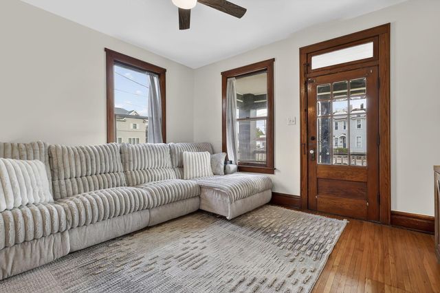 94 W Waterloo Street, Canal Winchester, OH 43110