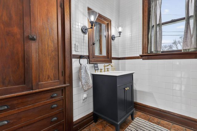 94 W Waterloo Street, Canal Winchester, OH 43110