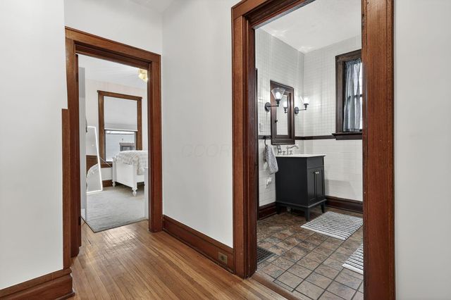 94 W Waterloo Street, Canal Winchester, OH 43110